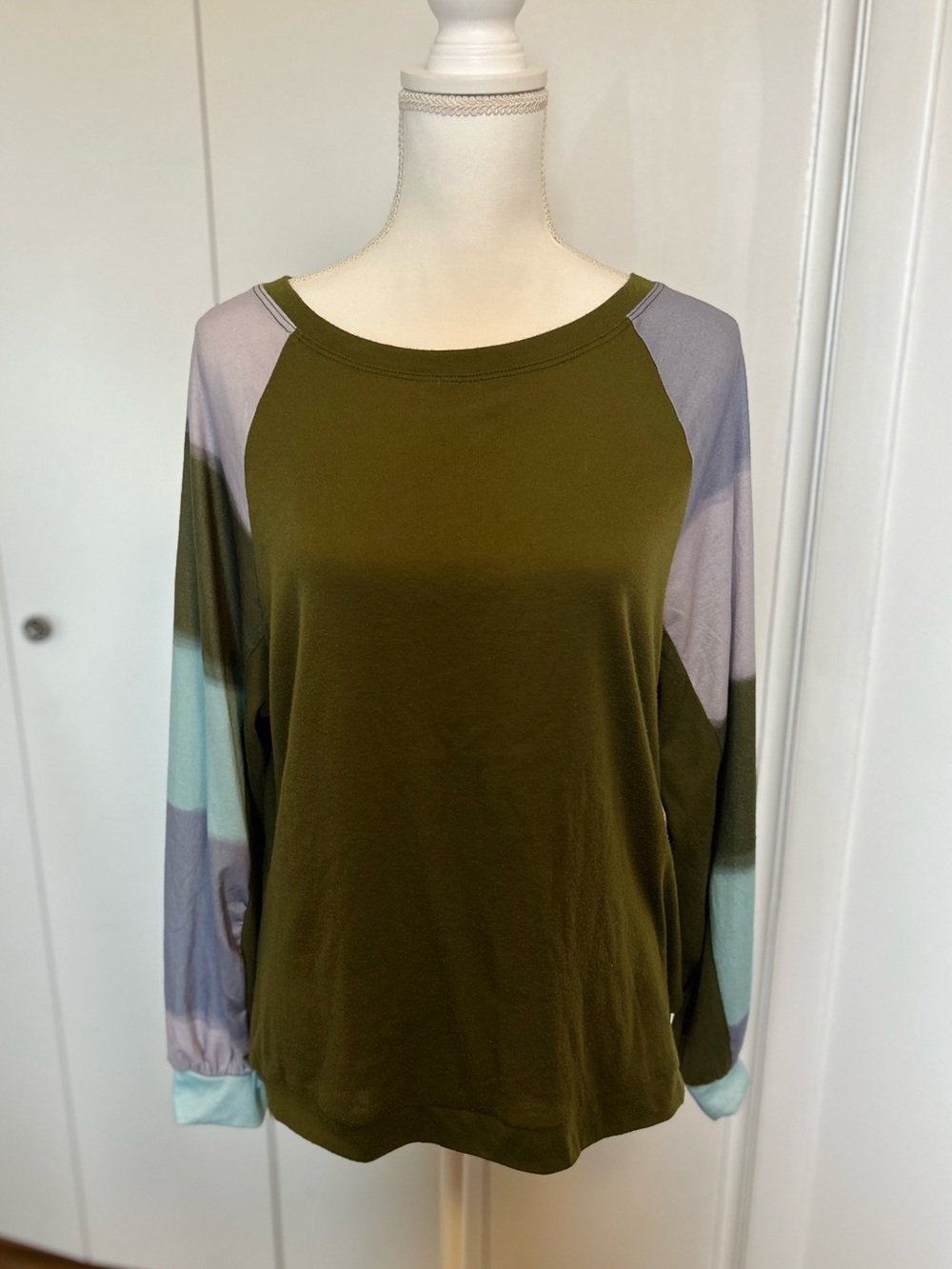 Olive Green Colorblock Long Sleeve Top